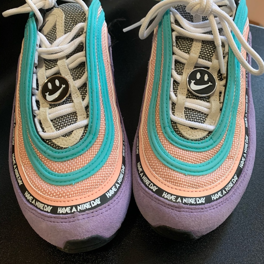 New Nike Sneakers 🔮🧡❤️💜💚💙💗